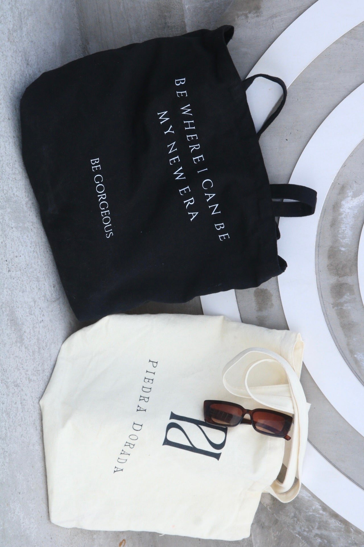 BLACK VIRGI TOTE BAG